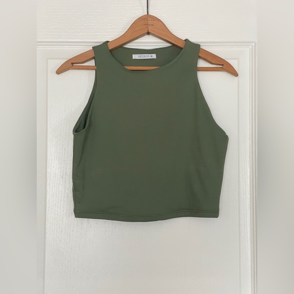 REORIA Sleeveless Halter Neck Double Lined Casual Basic Tank Crop Tops - Picture 3 of 3